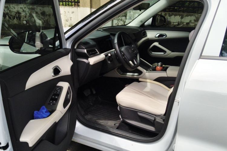 Used BYD Yuan UP 2025 Intelligent Driving Version 401 KM Dynamic Edition Driver Seat