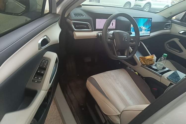 Used BYD Yuan UP 2025 Intelligent Driving Version 401 KM Dynamic Edition Driver Seat