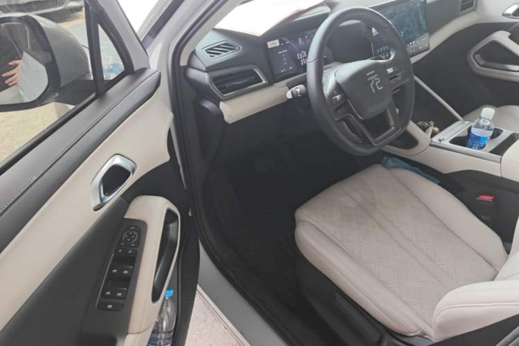 Used BYD Yuan UP 2025 Intelligent Driving Version 401 KM Dynamic Edition Driver Seat
