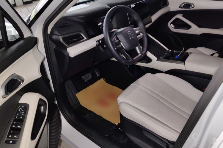 Used BYD Yuan UP 2025 Intelligent Driving Version 401 KM Dynamic Edition Driver Seat