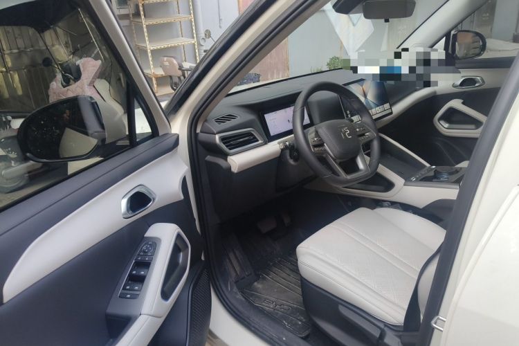 Used BYD Yuan UP 2025 Intelligent Driving Version 401 KM Dynamic Edition Driver Seat