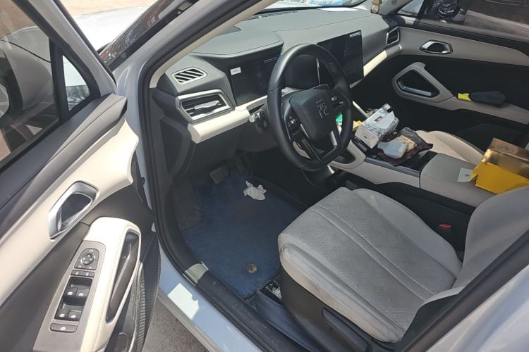 Used BYD Yuan UP 2025 Intelligent Driving Version 401 KM Dynamic Edition Driver Seat