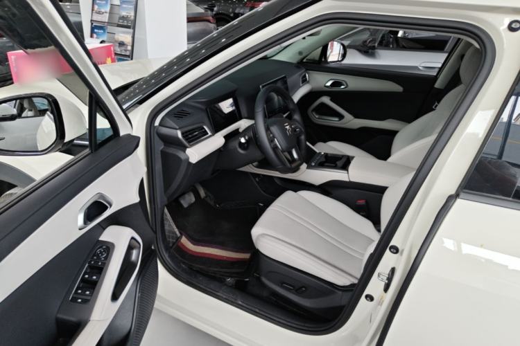 Used BYD Yuan UP 2025 Intelligent Driving Version 401 km Leading Edition Driver Seat