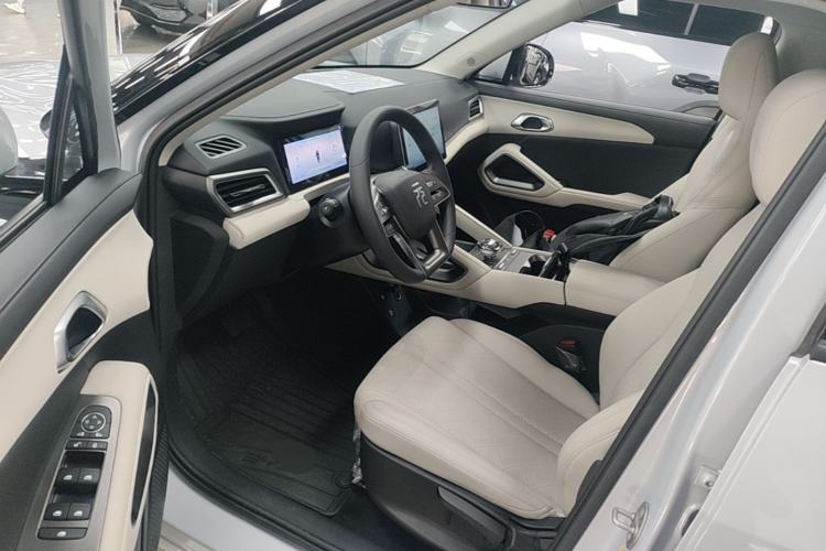 Used BYD Yuan UP 2025 Intelligent Driving Version 401 KM Dynamic Edition Driver Seat