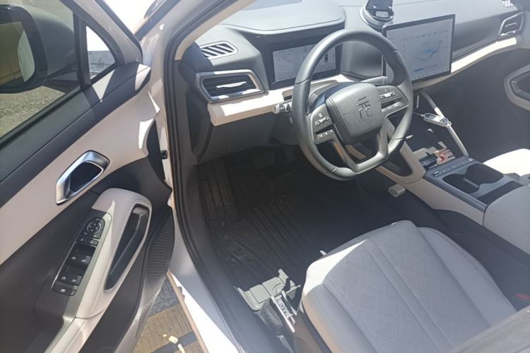 Used BYD Yuan UP 2025 Intelligent Driving Version 401 km Leading Edition Driver Seat