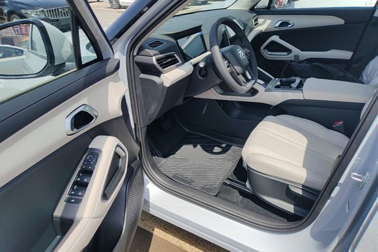 Used BYD Yuan UP 2025 Model 301KM Leading Version Driver Seat