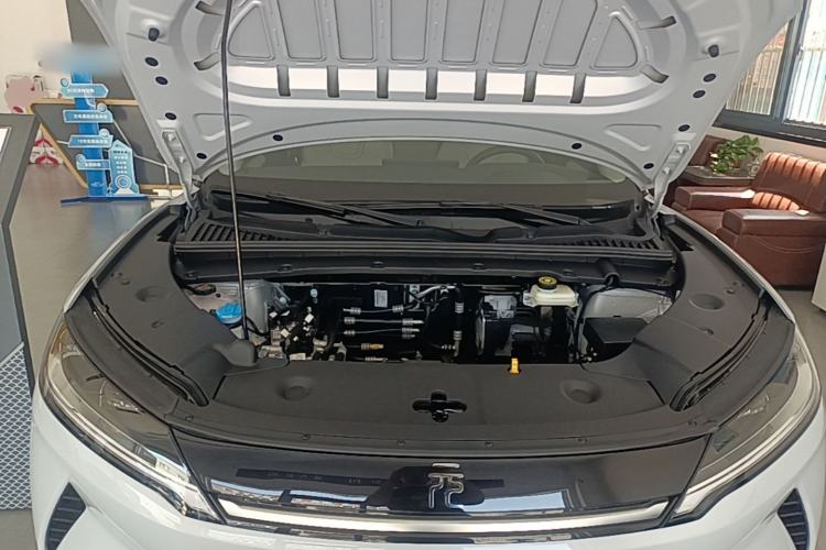 Used BYD Yuan UP 2025 Intelligent Driving Version 401 KM Dynamic Edition Engine Bay