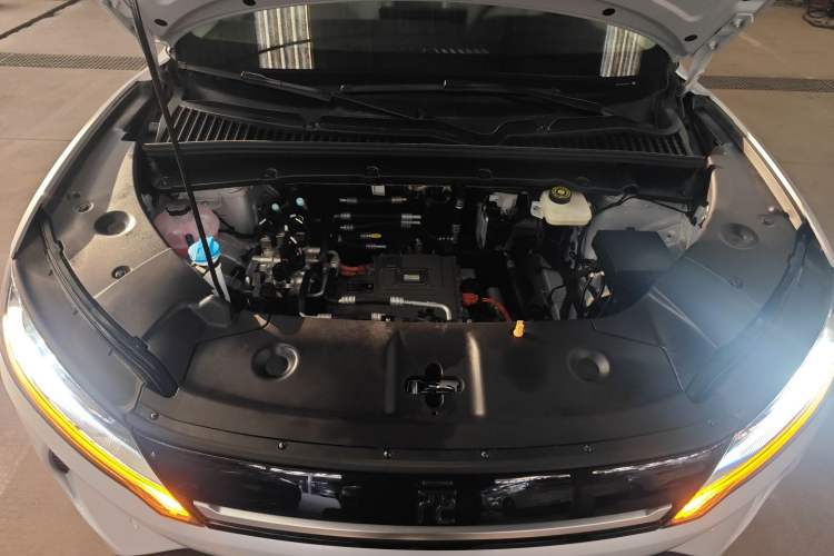 Used BYD Yuan UP 2025 Intelligent Driving Version 401 KM Dynamic Edition Engine Bay