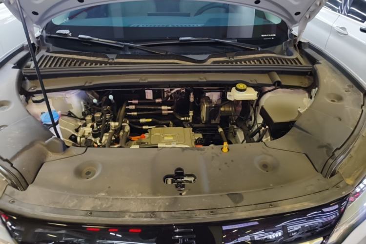 Used BYD Yuan UP 2025 Intelligent Driving Version 401 KM Dynamic Edition Engine Bay