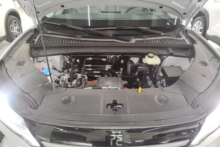 Used BYD Yuan UP 2025 Model 301KM Leading Version Engine Bay