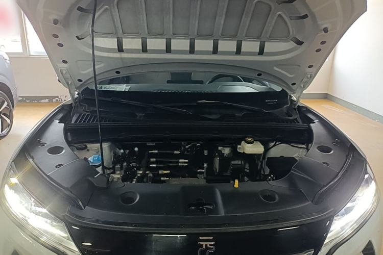 Used BYD Yuan UP 2025 Intelligent Driving Version 401 KM Dynamic Edition Engine Bay