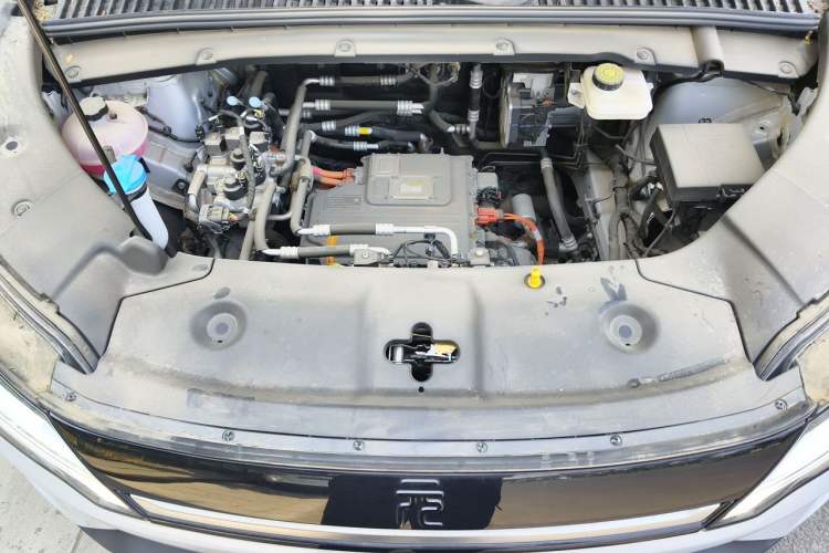 Used BYD Yuan UP 2025 Intelligent Driving Version 401 KM Dynamic Edition Engine Bay
