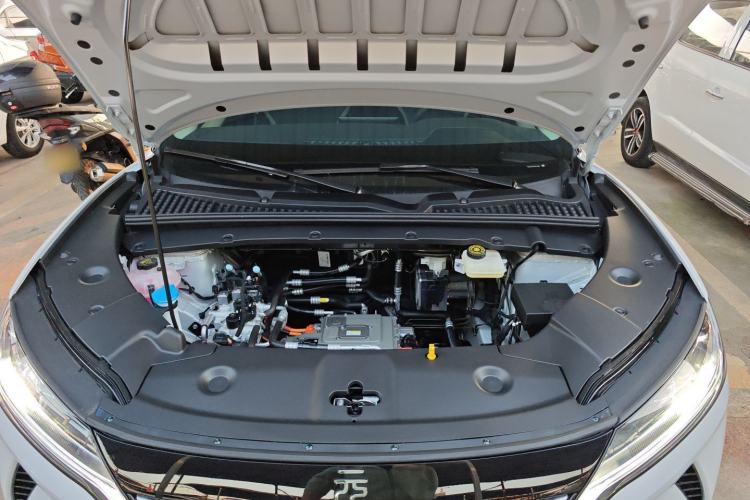 Used BYD Yuan UP 2025 Model 301KM Leading Version Engine Bay