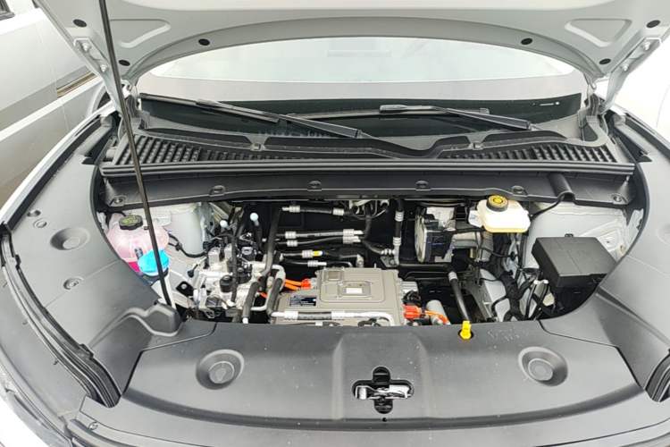 Used BYD Yuan UP 2025 Model 301KM Leading Version Engine Bay