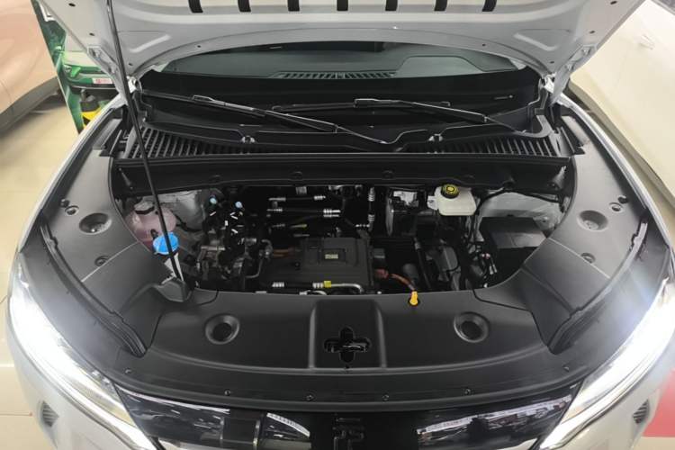 Used BYD Yuan UP 2025 Intelligent Driving Version 401 km Leading Edition Engine Bay