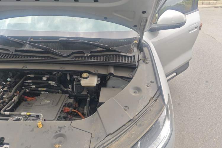 Used BYD Yuan UP 2025 Intelligent Driving Version 401 km Leading Edition Engine Bay Left