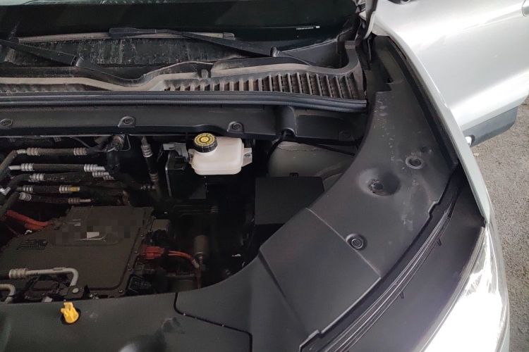 Used BYD Yuan UP 2025 Intelligent Driving Version 401 KM Dynamic Edition Engine Bay Left