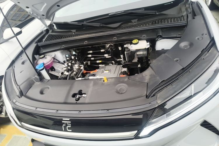 Used BYD Yuan UP 2025 Intelligent Driving Version 401 KM Dynamic Edition Engine Bay