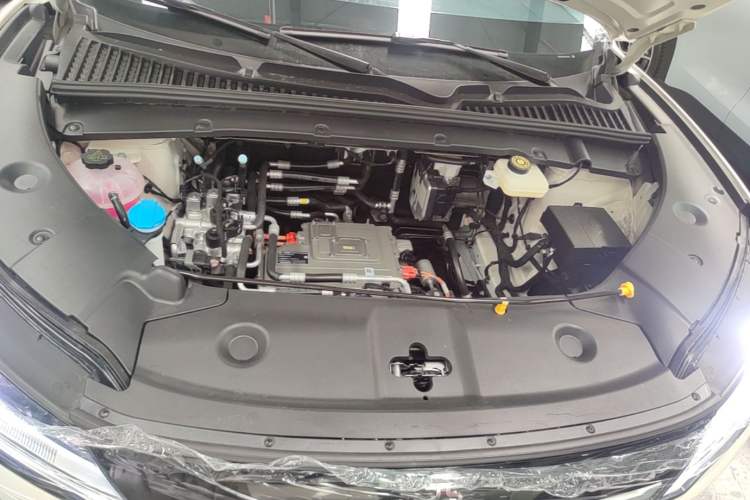 Used BYD Yuan UP 2025 Model 301KM Leading Version Engine Bay