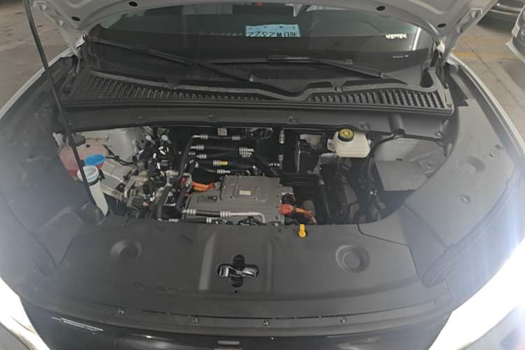 Used BYD Yuan UP 2025 Intelligent Driving Version 401 KM Dynamic Edition Engine Bay