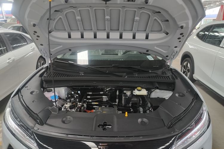 Used BYD Yuan UP 2025 Model 301KM Leading Version Engine Bay