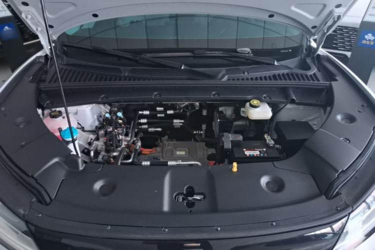 Used BYD Yuan UP 2025 Intelligent Driving Version 401 KM Dynamic Edition Engine Bay