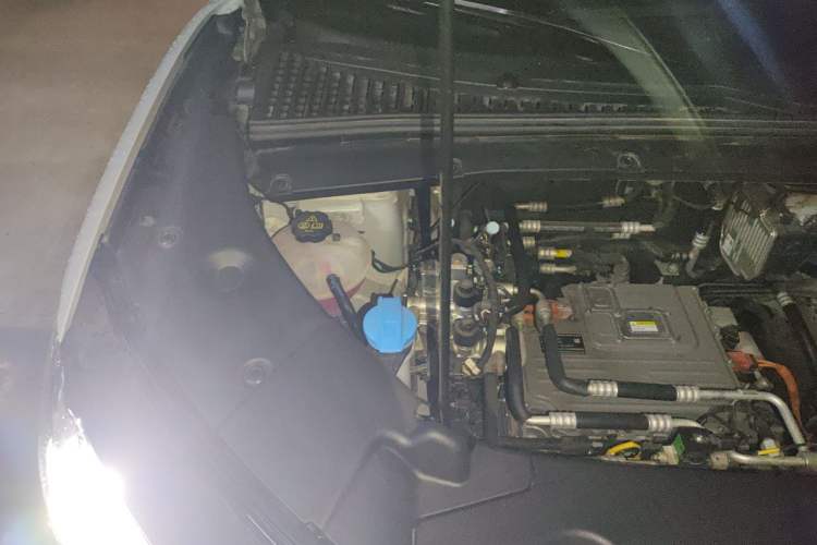 Used BYD Yuan UP 2025 Intelligent Driving Version 401 KM Dynamic Edition Engine Bay Right