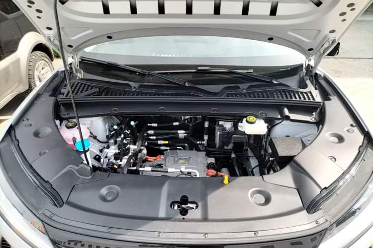 Used BYD Yuan UP 2025 Model 301KM Leading Version Engine Bay