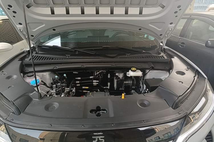 Used BYD Yuan UP 2025 Intelligent Driving Version 401 KM Dynamic Edition Engine Bay