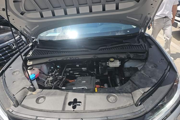 Used BYD Yuan UP 2025 Intelligent Driving Version 401 KM Dynamic Edition Engine Bay