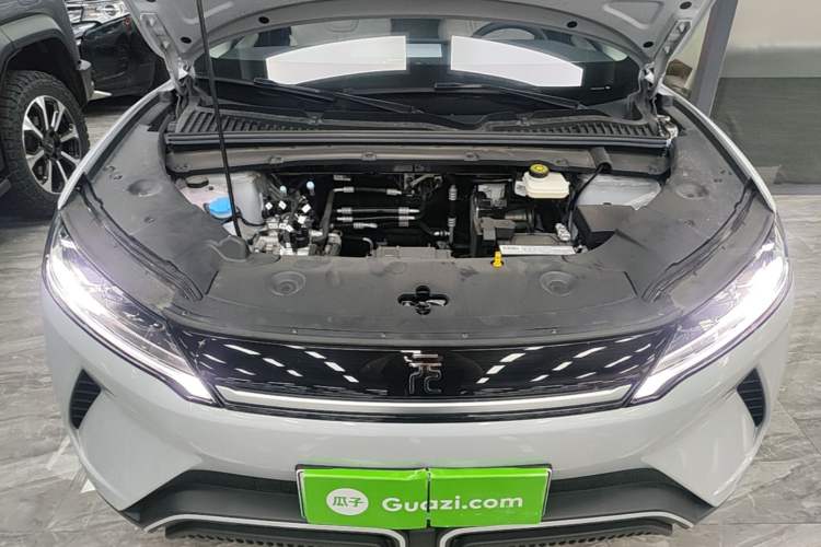 Used BYD Yuan UP 2025 Intelligent Driving Version 401 KM Dynamic Edition Engine Bay