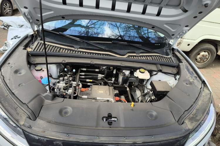Used BYD Yuan UP 2025 Intelligent Driving Version 401 KM Dynamic Edition Engine Bay