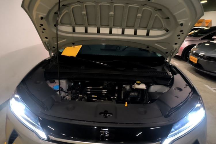 Used BYD Yuan UP 2025 Intelligent Driving Version 401 KM Dynamic Edition Engine Bay