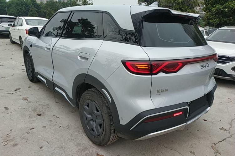 Used BYD Yuan UP 2025 Intelligent Driving Version 401 KM Dynamic Edition Exterior 2