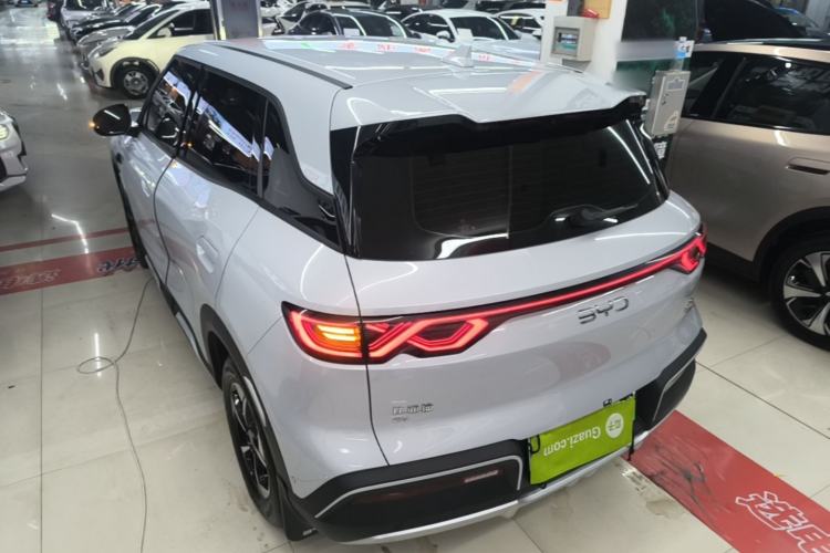 Used BYD Yuan UP 2025 Intelligent Driving Version 401 km Leading Edition Exterior 2
