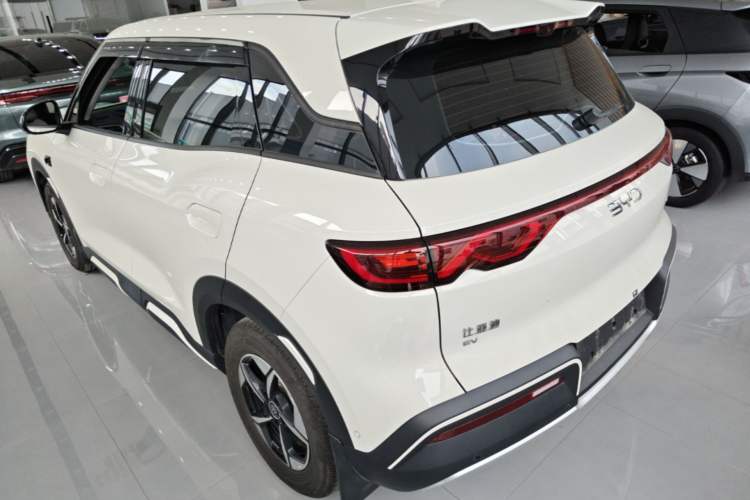 Used BYD Yuan UP 2025 Intelligent Driving Version 401 km Leading Edition Exterior 2