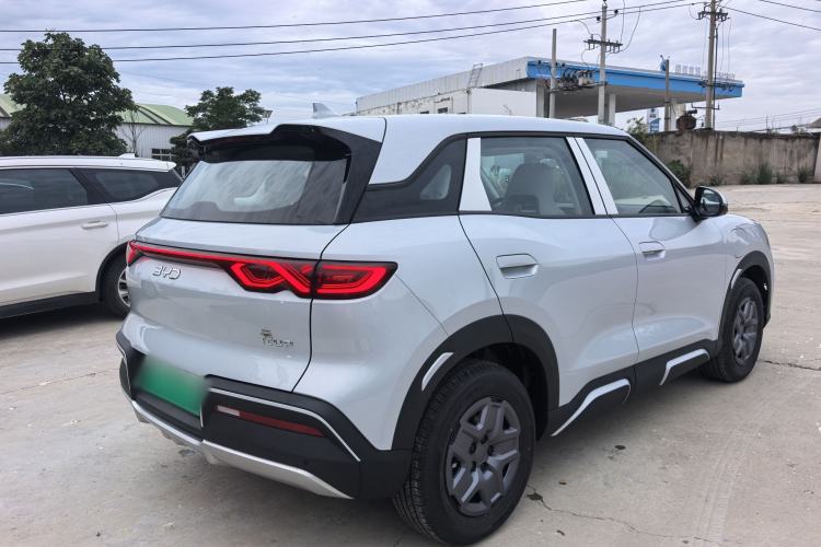 Used BYD Yuan UP 2025 Model 301KM Leading Version Exterior 2