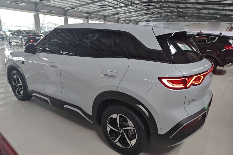 Used BYD Yuan UP 2025 Intelligent Driving Version 401 km Leading Edition Exterior 3