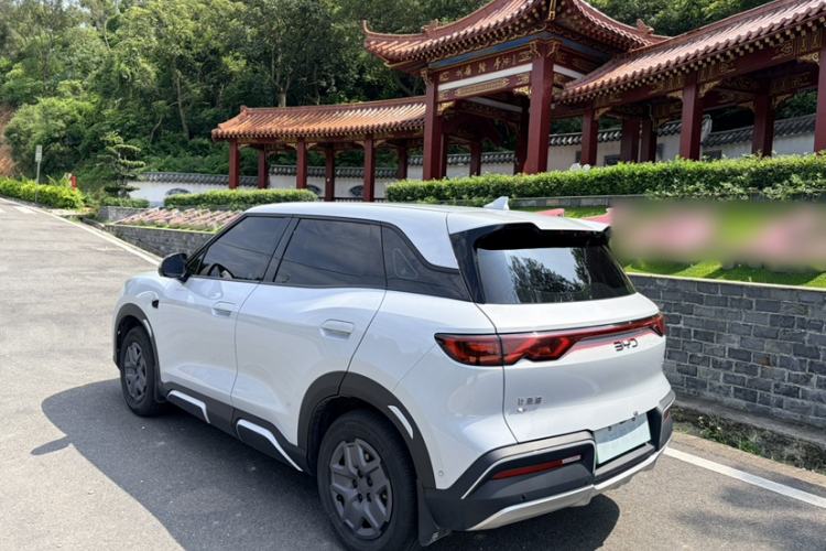 Used BYD Yuan UP 2025 Intelligent Driving Version 401 KM Dynamic Edition Exterior 3