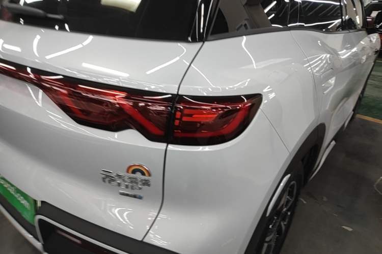 Used BYD Yuan UP 2025 Intelligent Driving Version 401 km Leading Edition Exterior 3