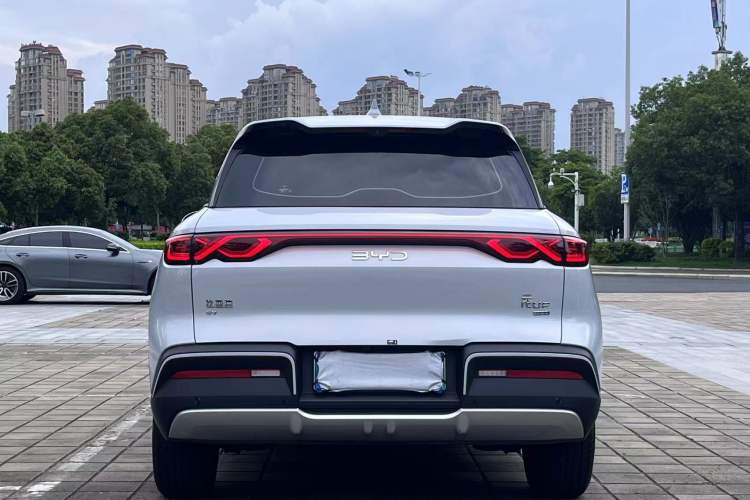 Used BYD Yuan UP 2025 Intelligent Driving Version 401 KM Dynamic Edition Exterior 3