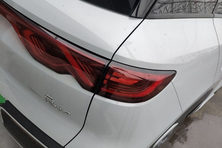Used BYD Yuan UP 2025 Model 301KM Leading Version Exterior 3