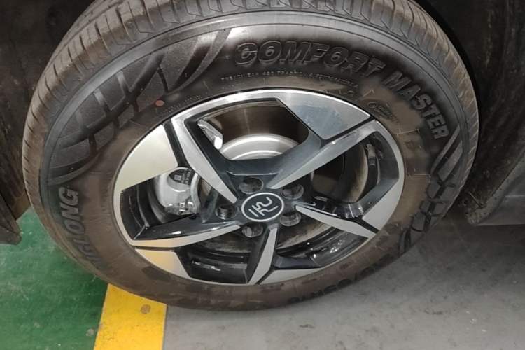 Used BYD Yuan UP 2025 Intelligent Driving Version 401 km Leading Edition Exterior 4