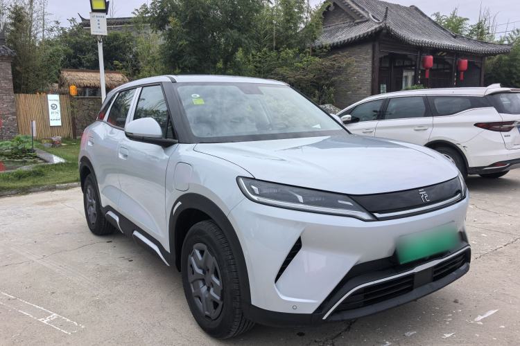 Used BYD Yuan UP 2025 Model 301KM Leading Version Exterior 4