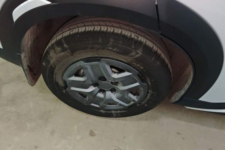 Used BYD Yuan UP 2025 Intelligent Driving Version 401 KM Dynamic Edition Exterior 5