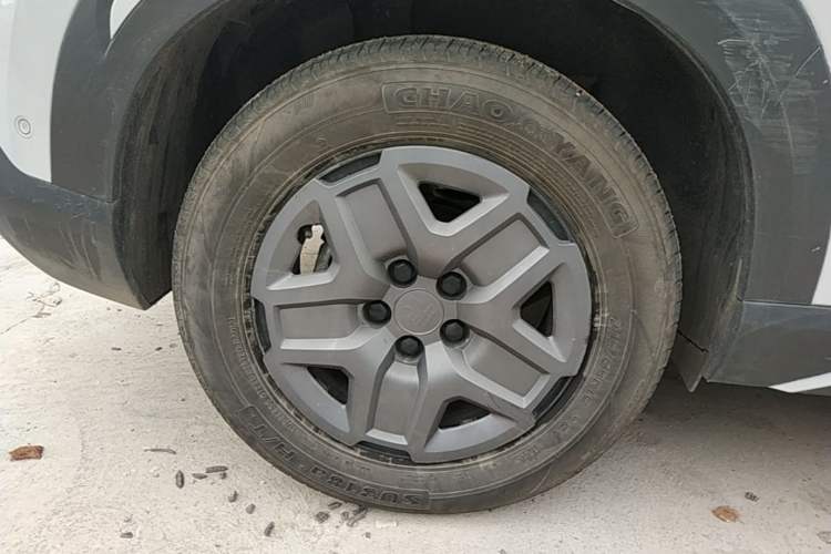 Used BYD Yuan UP 2025 Intelligent Driving Version 401 KM Dynamic Edition Exterior 5