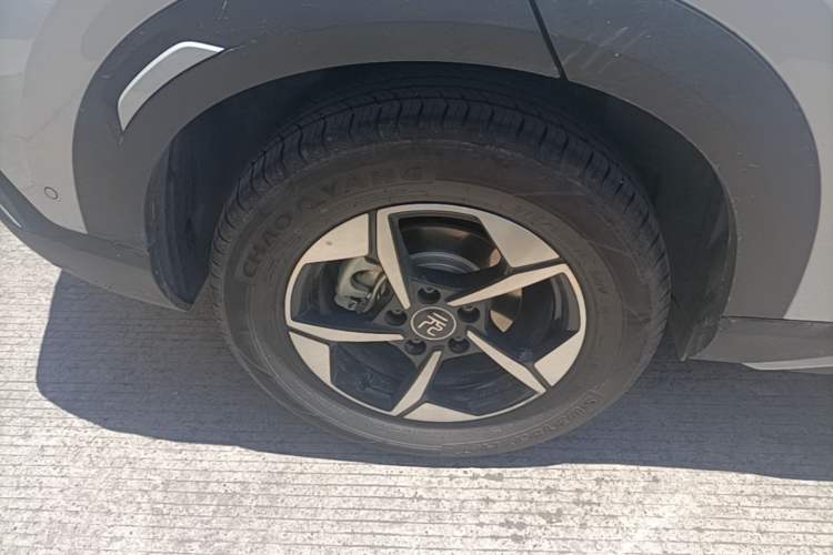 Used BYD Yuan UP 2025 Intelligent Driving Version 401 km Leading Edition Exterior 5