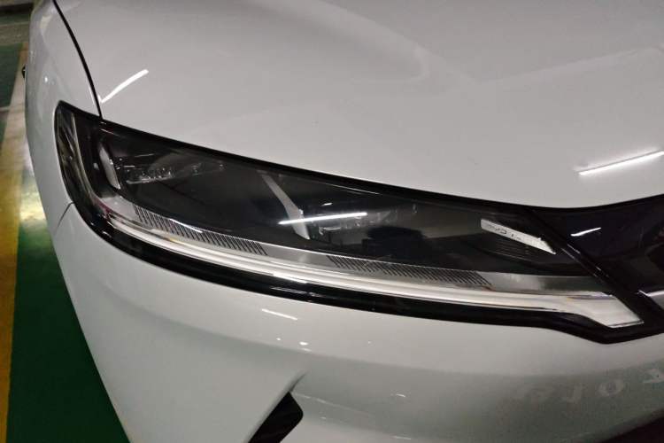 Used BYD Yuan UP 2025 Intelligent Driving Version 401 km Leading Edition Exterior 6