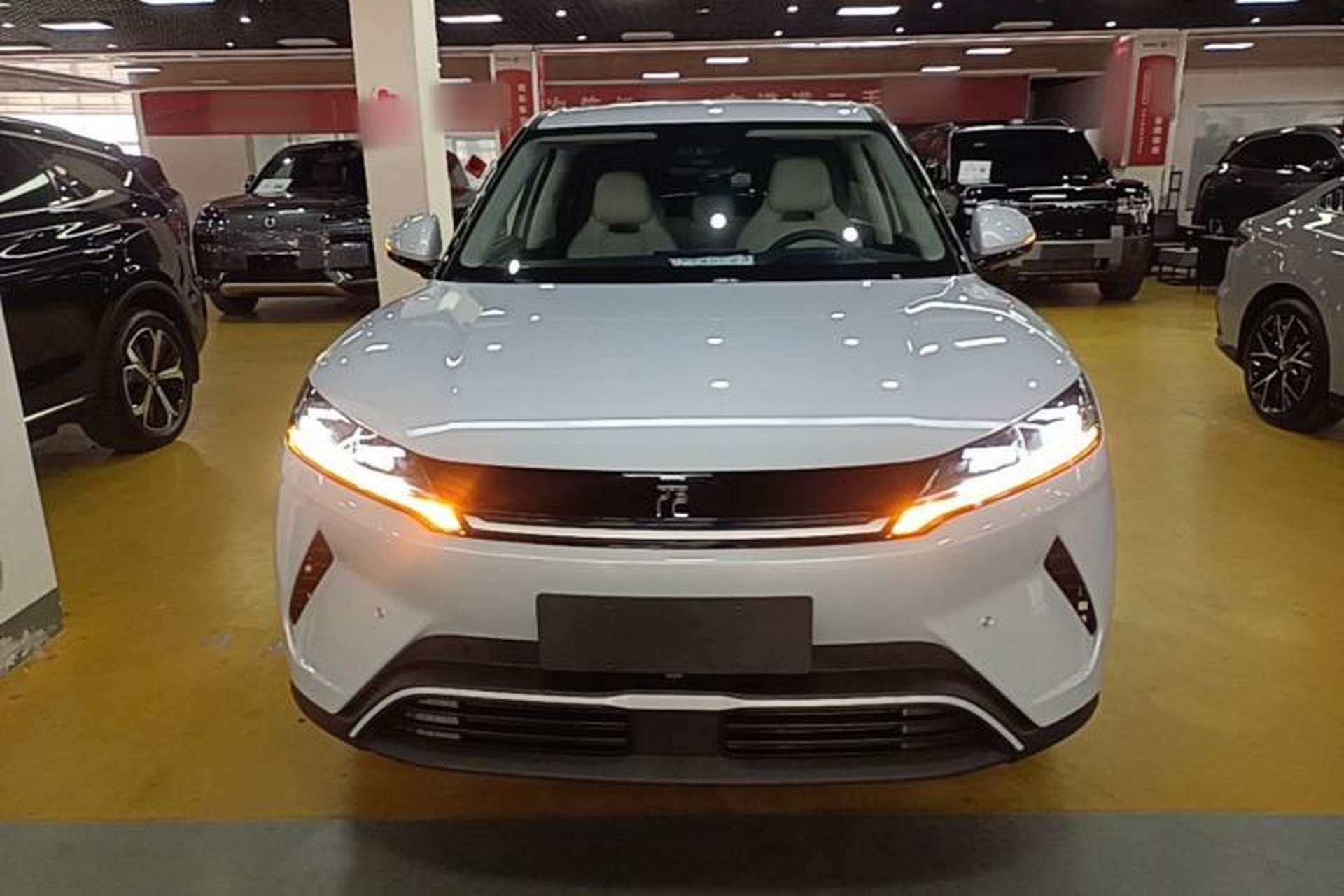 Used BYD Yuan UP 2025 Intelligent Driving Version 401 KM Dynamic Edition Front