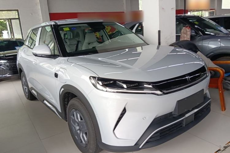 Used BYD Yuan UP 2025 Intelligent Driving Version 401 KM Dynamic Edition Front Right 45 Deg